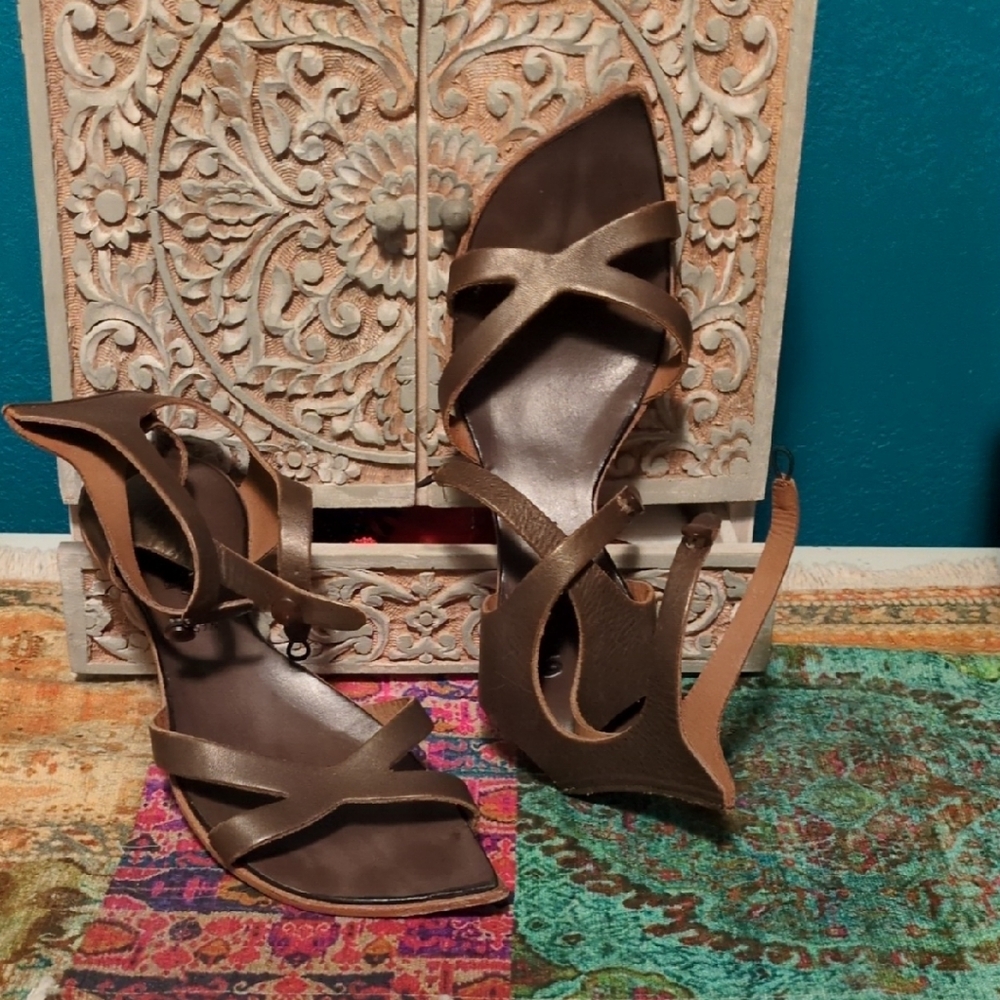 Chic Brown Strappy Sandals for Women